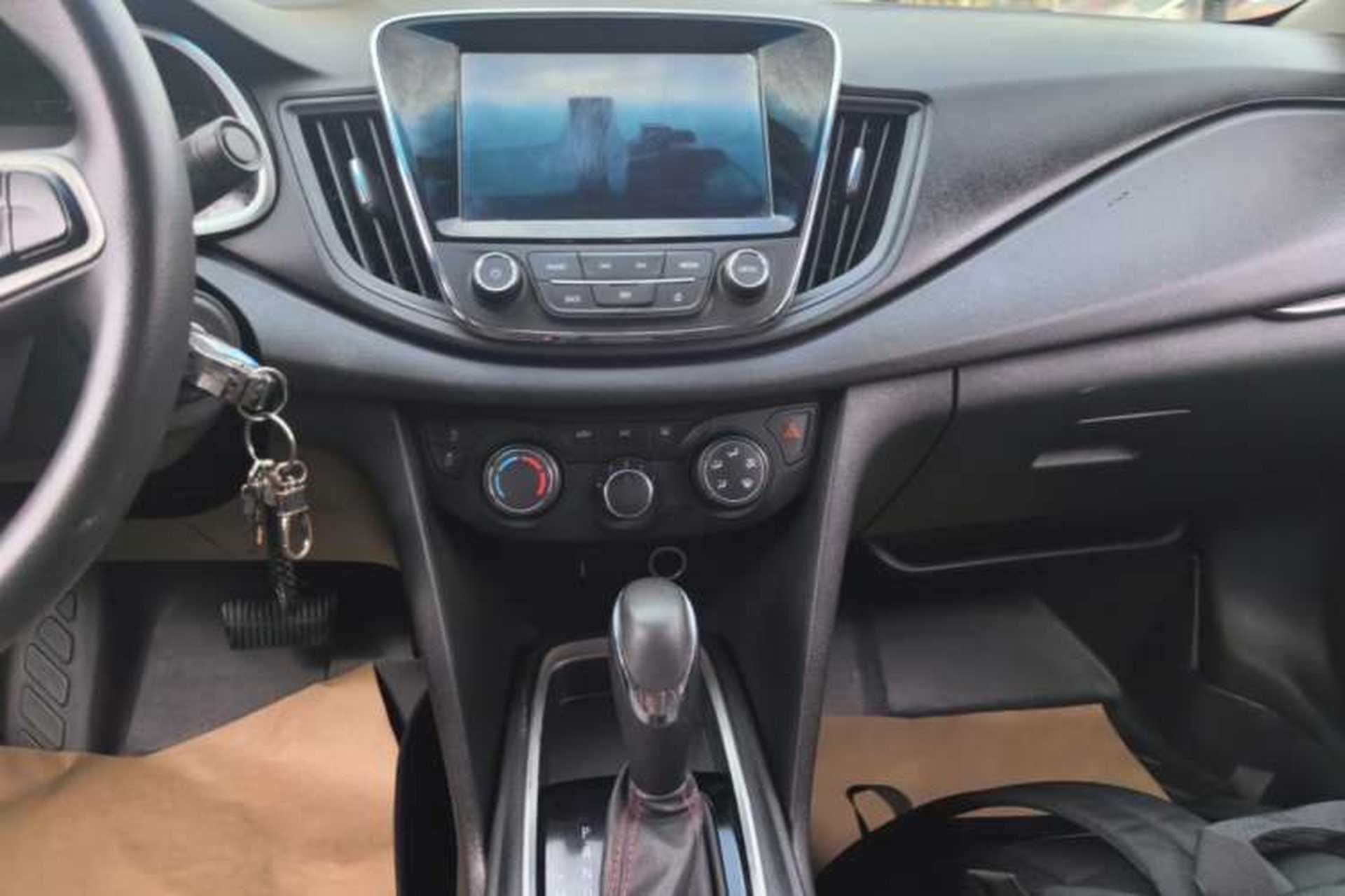 Used Chevrolet Monza 2019 Redline 320T Dual-Clutch Joyful Edition China VI Standard Audio And AC Panel