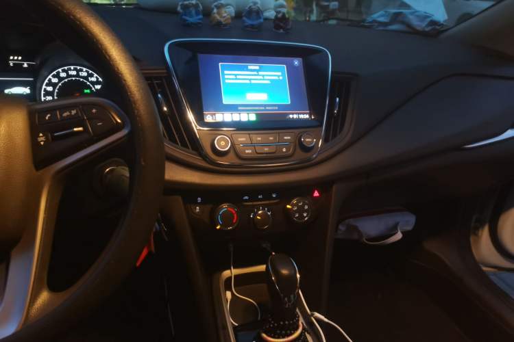 Used Chevrolet Monza 2019 Redline 320T Dual-Clutch Joyful Edition China VI Standard Audio And AC Panel