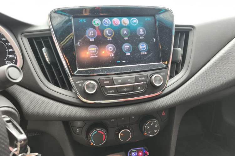 Used Chevrolet Monza 2019 Redline 320T Dual-Clutch Sporty Version China VI Standard Audio And AC Panel