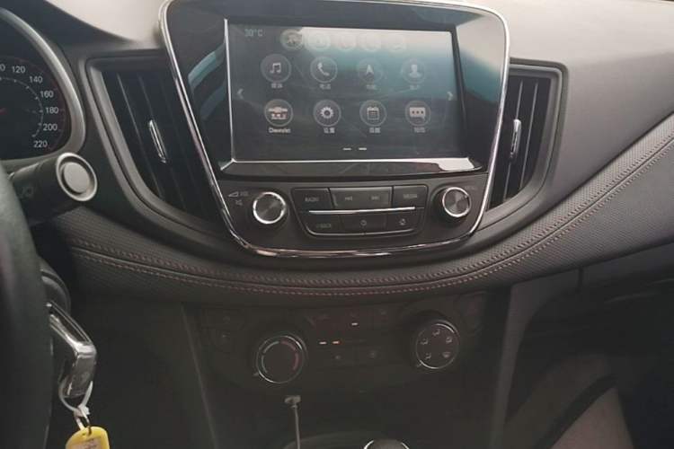 Used Chevrolet Monza 2019 RS 330T Automatic Comfort Edition China VI Standard Audio And AC Panel