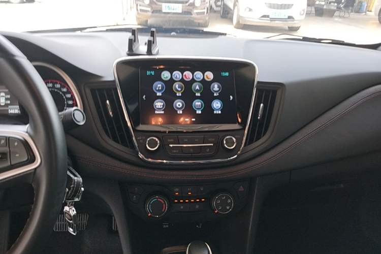 Used Chevrolet Monza 2019 RS 330T Automatic Comfort Edition China VI Standard Audio And AC Panel