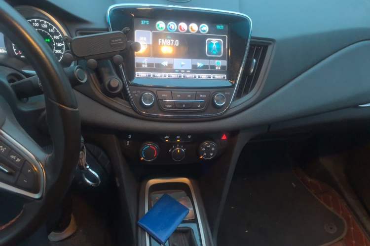Used Chevrolet Monza 2019 Redline 320T Dual-Clutch Sporty Version China VI Standard Audio And AC Panel