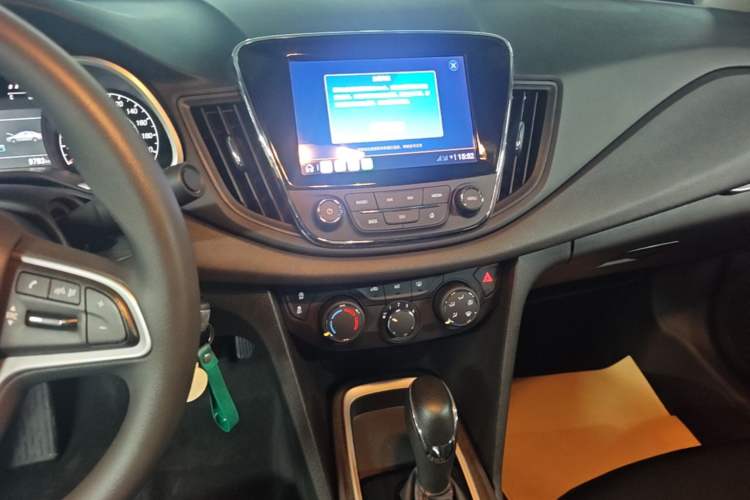 Used Chevrolet Monza 2019 Redline 320T Dual-Clutch Joyful Edition China VI Standard Audio And AC Panel