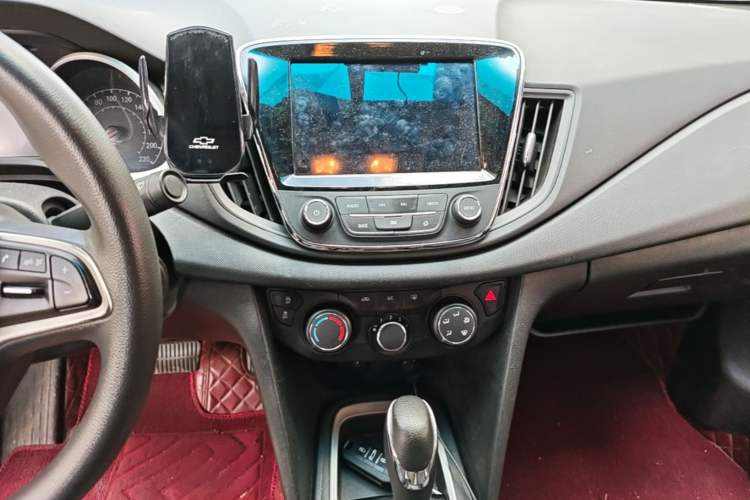 Used Chevrolet Monza 2019 Redline 320T Dual-Clutch Joyful Edition China VI Standard Audio And AC Panel