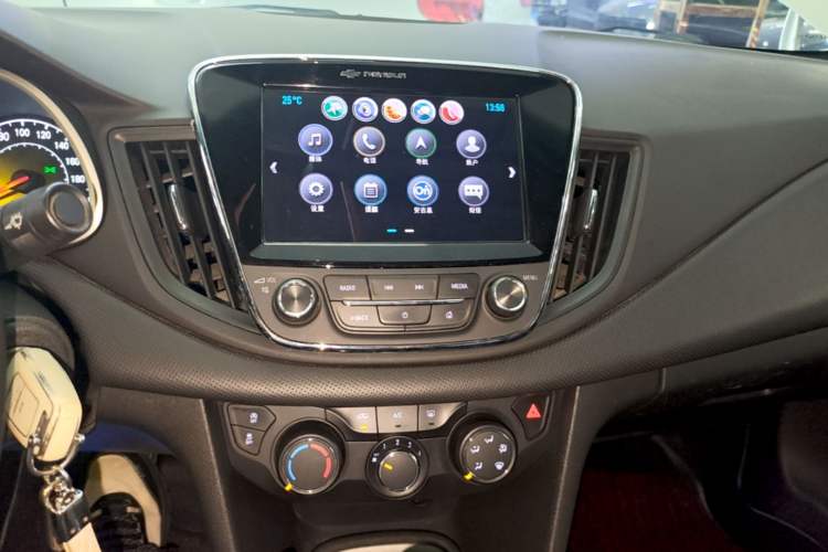 Used Chevrolet Monza 2019 Redline 320T Dual-Clutch Sporty Version China VI Standard Audio And AC Panel
