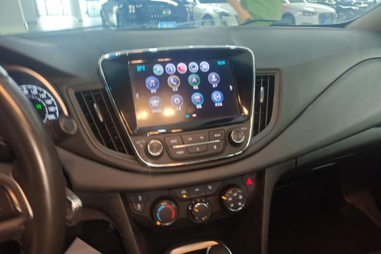 Used Chevrolet Monza 2019 Redline 320T Dual-Clutch Sporty Version China VI Standard Audio And AC Panel