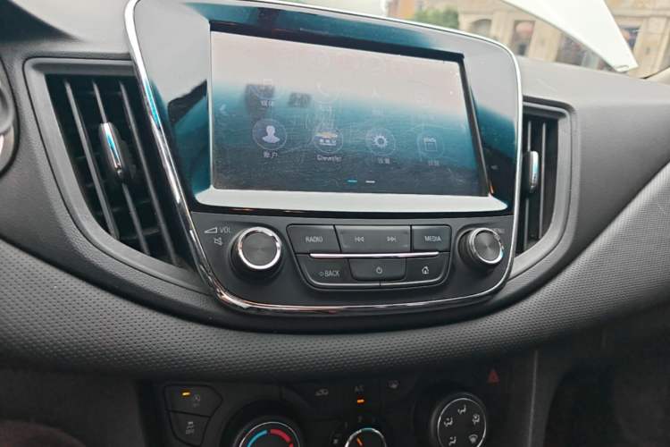 Used Chevrolet Monza 2019 Redline 320T Dual-Clutch Sporty Version China VI Standard Audio And AC Panel