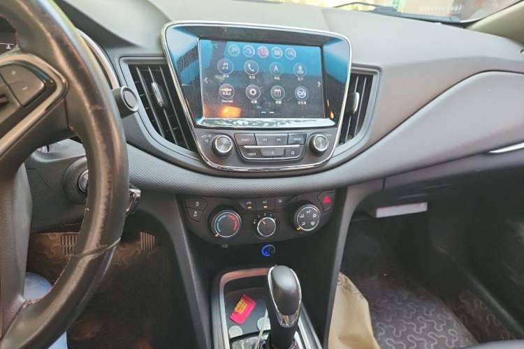 Used Chevrolet Monza 2019 Redline 320T Dual-Clutch Sporty Version China VI Standard Audio And AC Panel