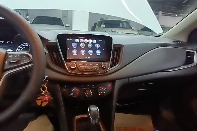 Used Chevrolet Monza 2019 Redline 320T Dual-Clutch Sporty Version China VI Standard Audio And AC Panel