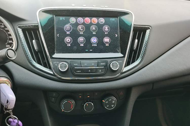Used Chevrolet Monza 2019 Redline 320T Dual-Clutch Sporty Version China VI Standard Audio And AC Panel