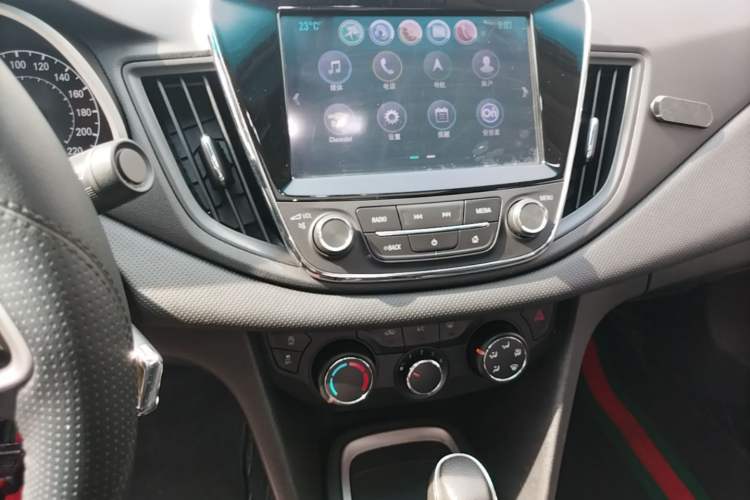 Used Chevrolet Monza 2019 Redline 320T Dual-Clutch Sporty Version China VI Standard Audio And AC Panel