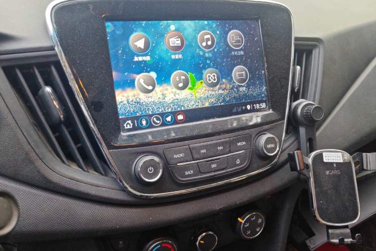 Used Chevrolet Monza 2019 Redline 320T Dual-Clutch Joyful Edition China VI Standard Audio And AC Panel