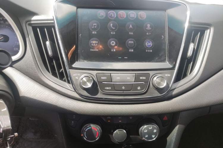 Used Chevrolet Monza 2019 Redline 320T Dual-Clutch Sporty Version China VI Standard Audio And AC Panel