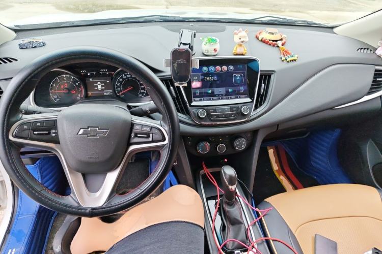 Used Chevrolet Monza 2019 Redline 320T Dual-Clutch Sporty Version China VI Standard Center Console