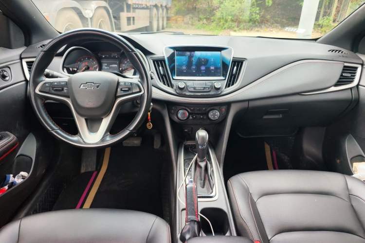 Used Chevrolet Monza 2019 RS 330T Automatic Comfort Edition China VI Standard Center Console