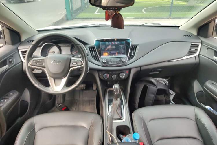 Used Chevrolet Monza 2019 Redline 320T Dual-Clutch Sporty Version China VI Standard Center Console