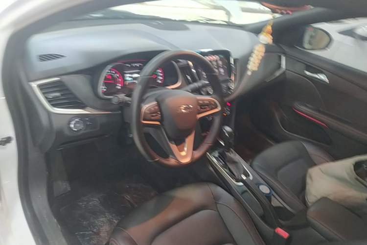 Used Chevrolet Monza 2019 RS 330T Automatic Comfort Edition China VI Standard Center Console