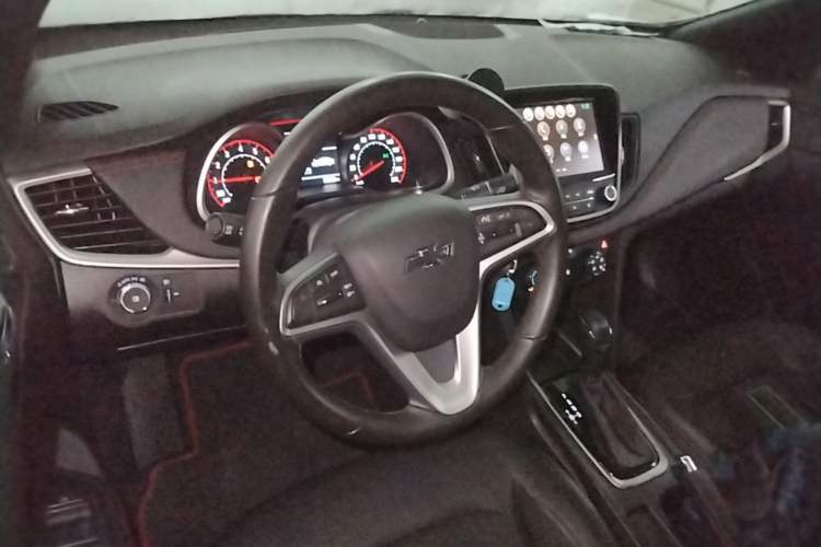 Used Chevrolet Monza 2019 RS 330T Automatic Comfort Edition China VI Standard Center Console