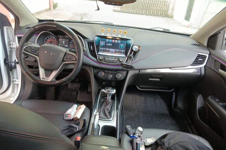 Used Chevrolet Monza 2019 Redline 320T Dual-Clutch Sporty Version China VI Standard Center Console