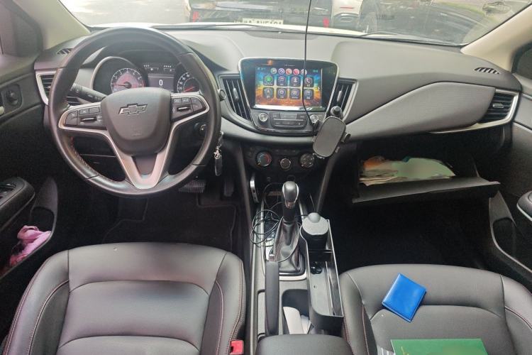 Used Chevrolet Monza 2019 Redline 320T Dual-Clutch Sporty Version China VI Standard Center Console
