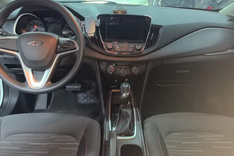 Used Chevrolet Monza 2019 Redline 320T Dual-Clutch Joyful Edition China VI Standard Center Console