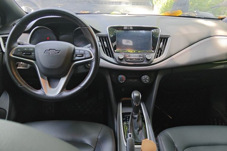 Used Chevrolet Monza 2019 RS 330T Automatic Comfort Edition China VI Standard Center Console