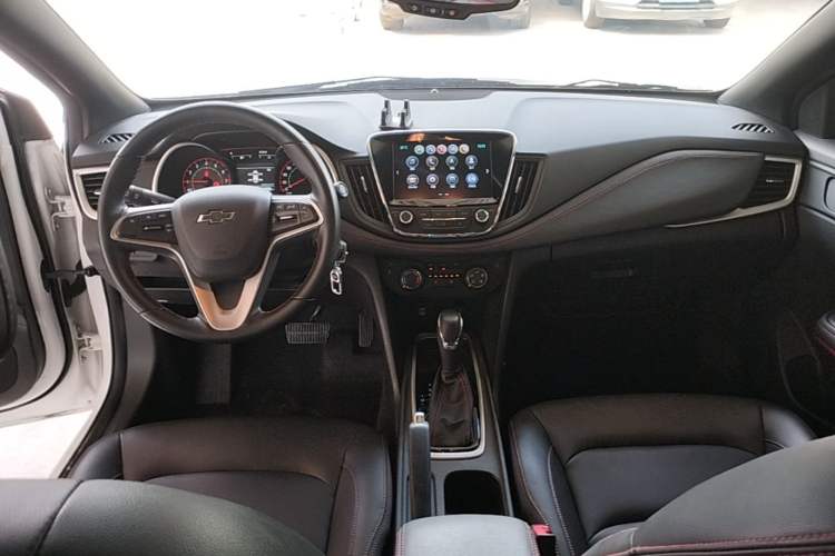 Used Chevrolet Monza 2019 RS 330T Automatic Comfort Edition China VI Standard Center Console