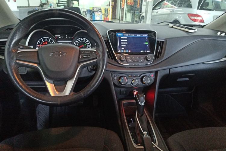 Used Chevrolet Monza 2019 Redline 320T Dual-Clutch Joyful Edition China VI Standard Center Console