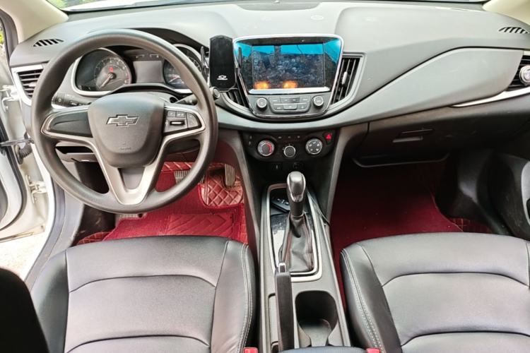 Used Chevrolet Monza 2019 Redline 320T Dual-Clutch Joyful Edition China VI Standard Center Console