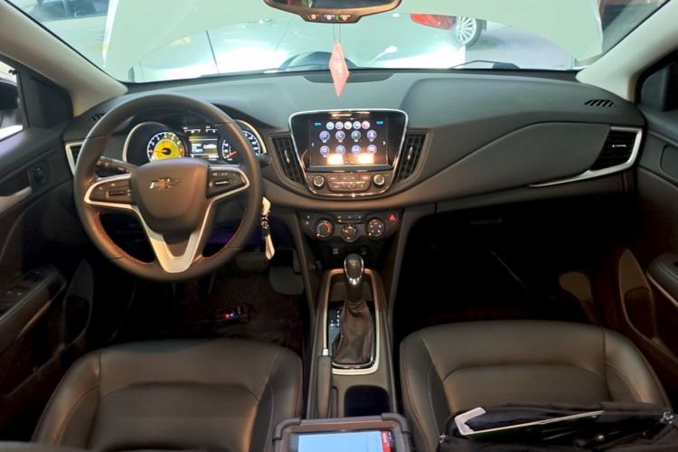 Used Chevrolet Monza 2019 Redline 320T Dual-Clutch Sporty Version China VI Standard Center Console
