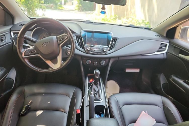 Used Chevrolet Monza 2019 Redline 320T Dual-Clutch Sporty Version China VI Standard Center Console