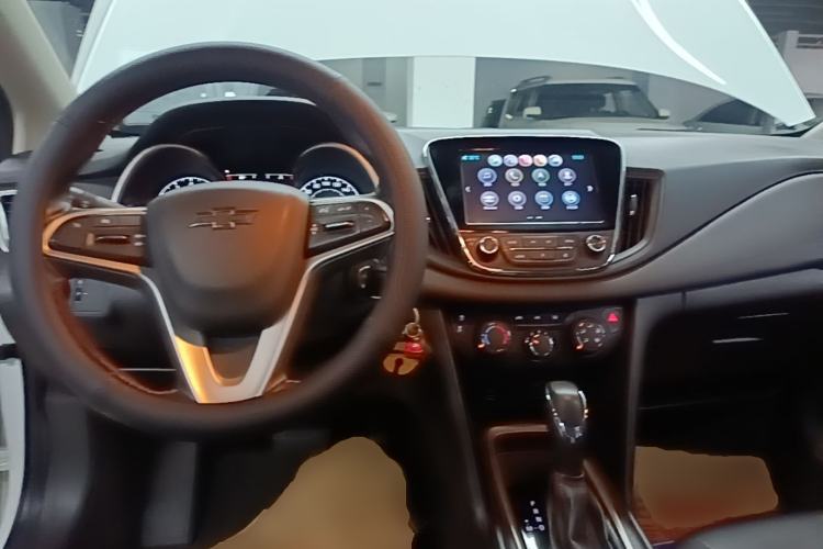 Used Chevrolet Monza 2019 Redline 320T Dual-Clutch Sporty Version China VI Standard Center Console
