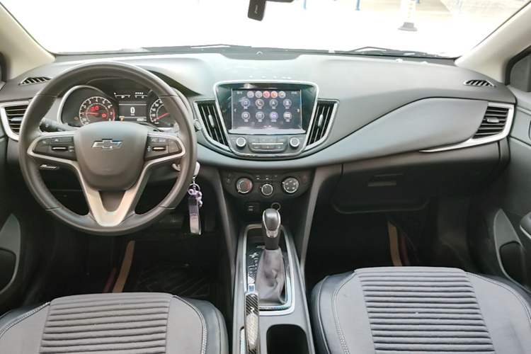 Used Chevrolet Monza 2019 Redline 320T Dual-Clutch Sporty Version China VI Standard Center Console