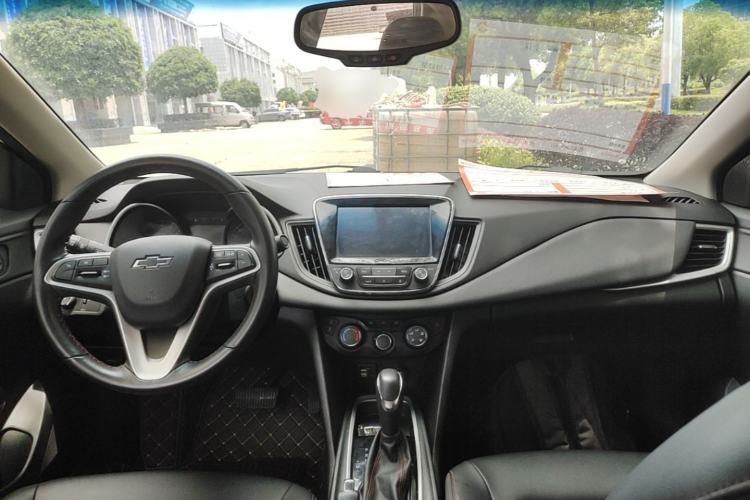 Used Chevrolet Monza 2019 Redline 320T Dual-Clutch Sporty Version China VI Standard Center Console
