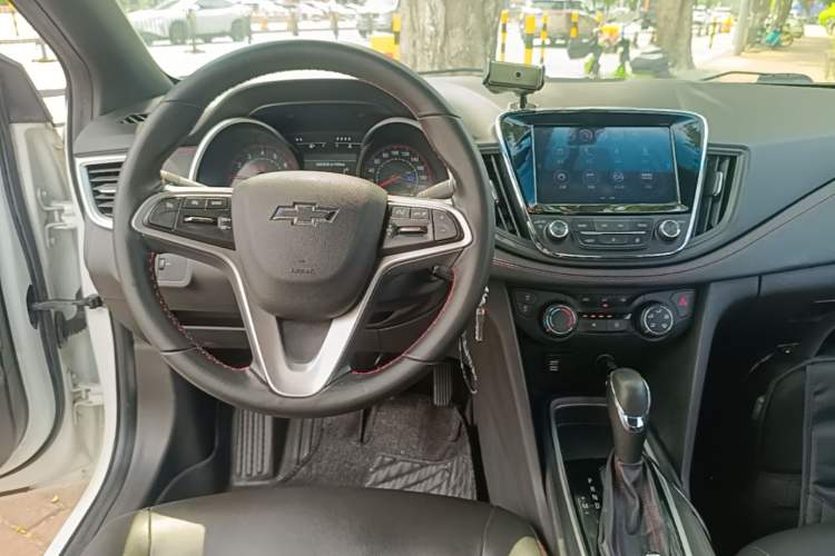 Used Chevrolet Monza 2019 RS 330T Automatic Sporty Edition China VI Standard Center Console