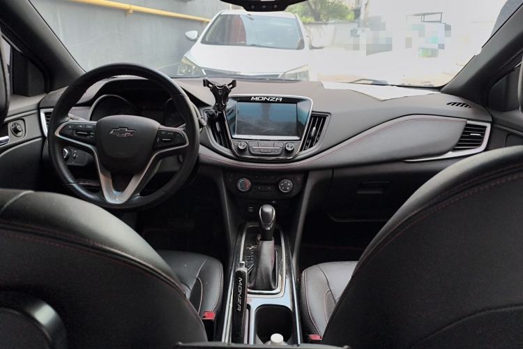Used Chevrolet Monza 2019 RS 330T Automatic Comfort Edition China VI Standard Center Console