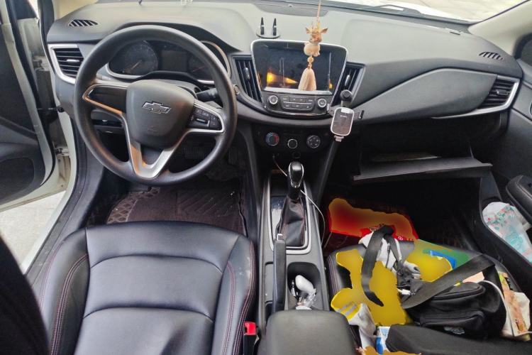 Used Chevrolet Monza 2019 Redline 320T Dual-Clutch Joyful Edition China VI Standard Center Console
