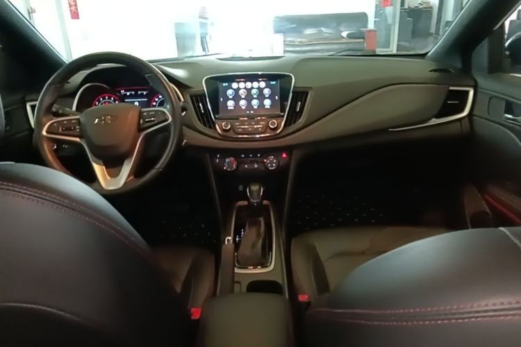 Used Chevrolet Monza 2019 RS 330T Automatic Comfort Edition China VI Standard Center Console