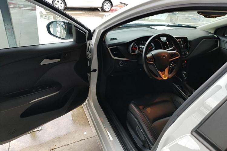 Used Chevrolet Monza 2019 Redline 320T Dual-Clutch Sporty Version China VI Standard Driver Seat