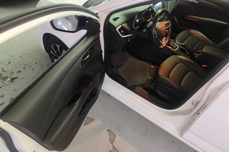 Used Chevrolet Monza 2019 RS 330T Automatic Comfort Edition China VI Standard Driver Seat