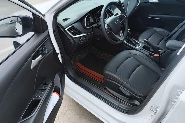 Used Chevrolet Monza 2019 Redline 320T Dual-Clutch Sporty Version China VI Standard Driver Seat