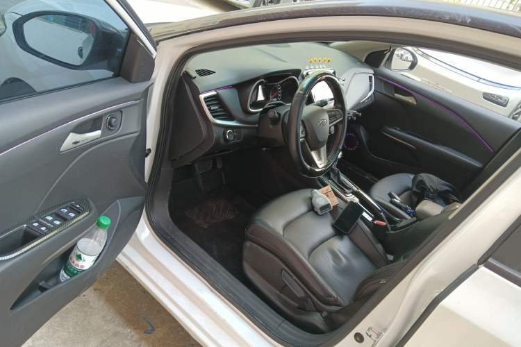 Used Chevrolet Monza 2019 Redline 320T Dual-Clutch Sporty Version China VI Standard Driver Seat