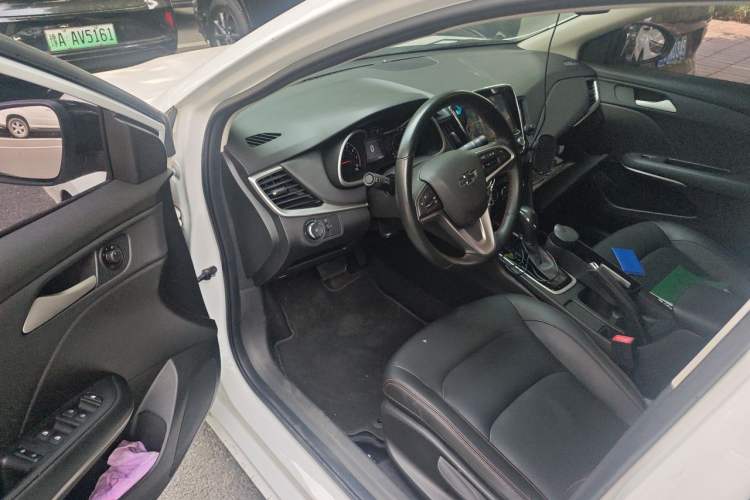 Used Chevrolet Monza 2019 Redline 320T Dual-Clutch Sporty Version China VI Standard Driver Seat