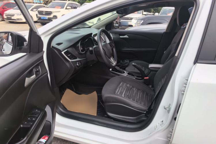 Used Chevrolet Monza 2019 Redline 320T Dual-Clutch Joyful Edition China VI Standard Driver Seat