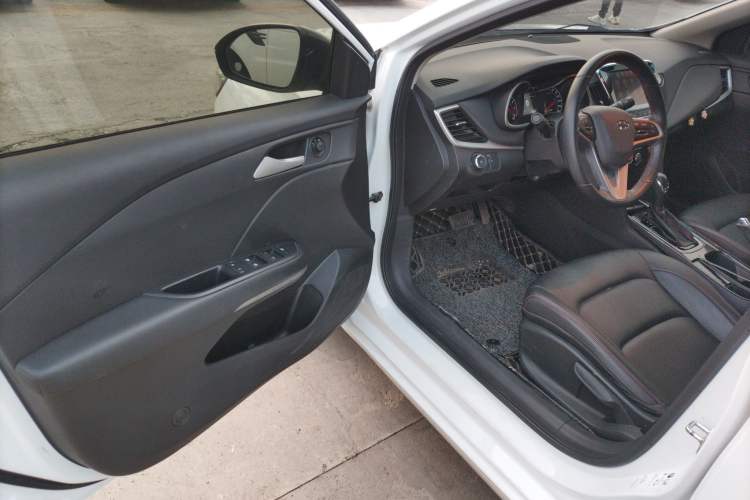 Used Chevrolet Monza 2019 Redline 320T Dual-Clutch Sporty Version China VI Standard Driver Seat