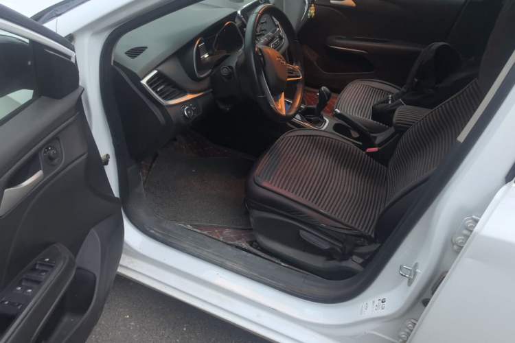 Used Chevrolet Monza 2019 Redline 320T Dual-Clutch Sporty Version China VI Standard Driver Seat