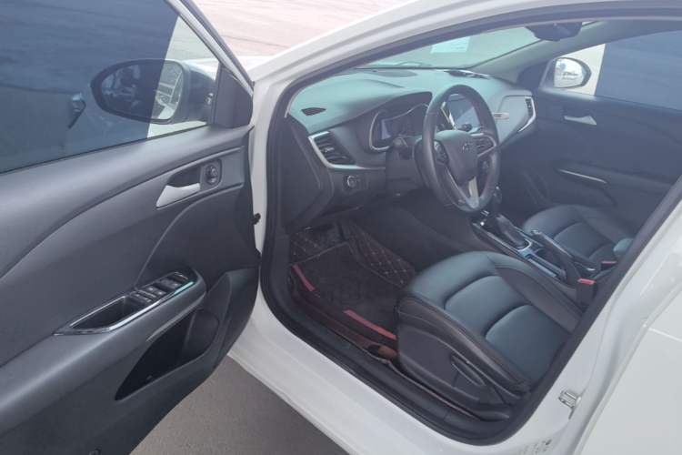 Used Chevrolet Monza 2019 Redline 320T Dual-Clutch Sporty Version China VI Standard Driver Seat