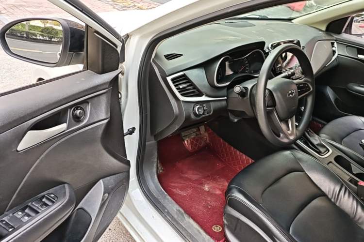 Used Chevrolet Monza 2019 Redline 320T Dual-Clutch Joyful Edition China VI Standard Driver Seat