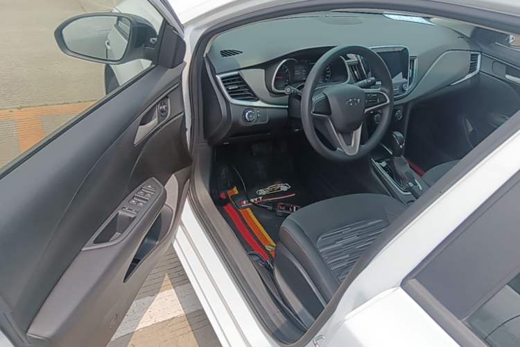 Used Chevrolet Monza 2019 Redline 320T Dual-Clutch Joyful Edition China VI Standard Driver Seat