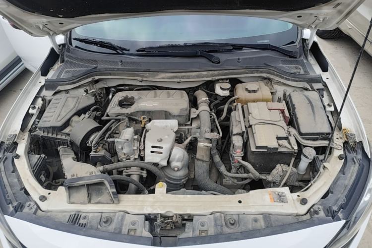 Used Chevrolet Monza 2019 Redline 320T Dual-Clutch Sporty Version China VI Standard Engine Bay
